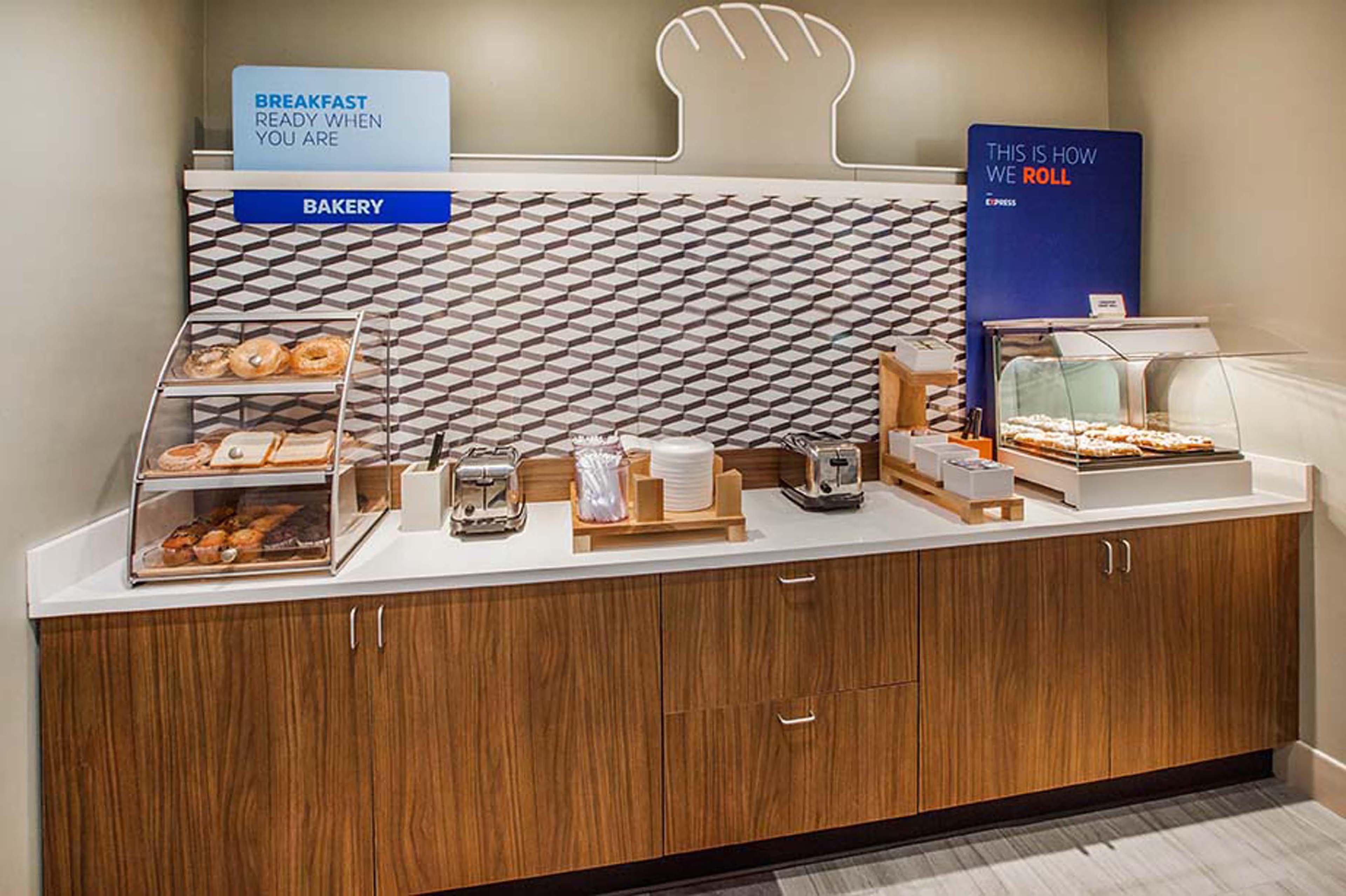 Holiday Inn Express Hotel & Suites Midlothian Turnpike By Ihg North Chesterfield Екстер'єр фото