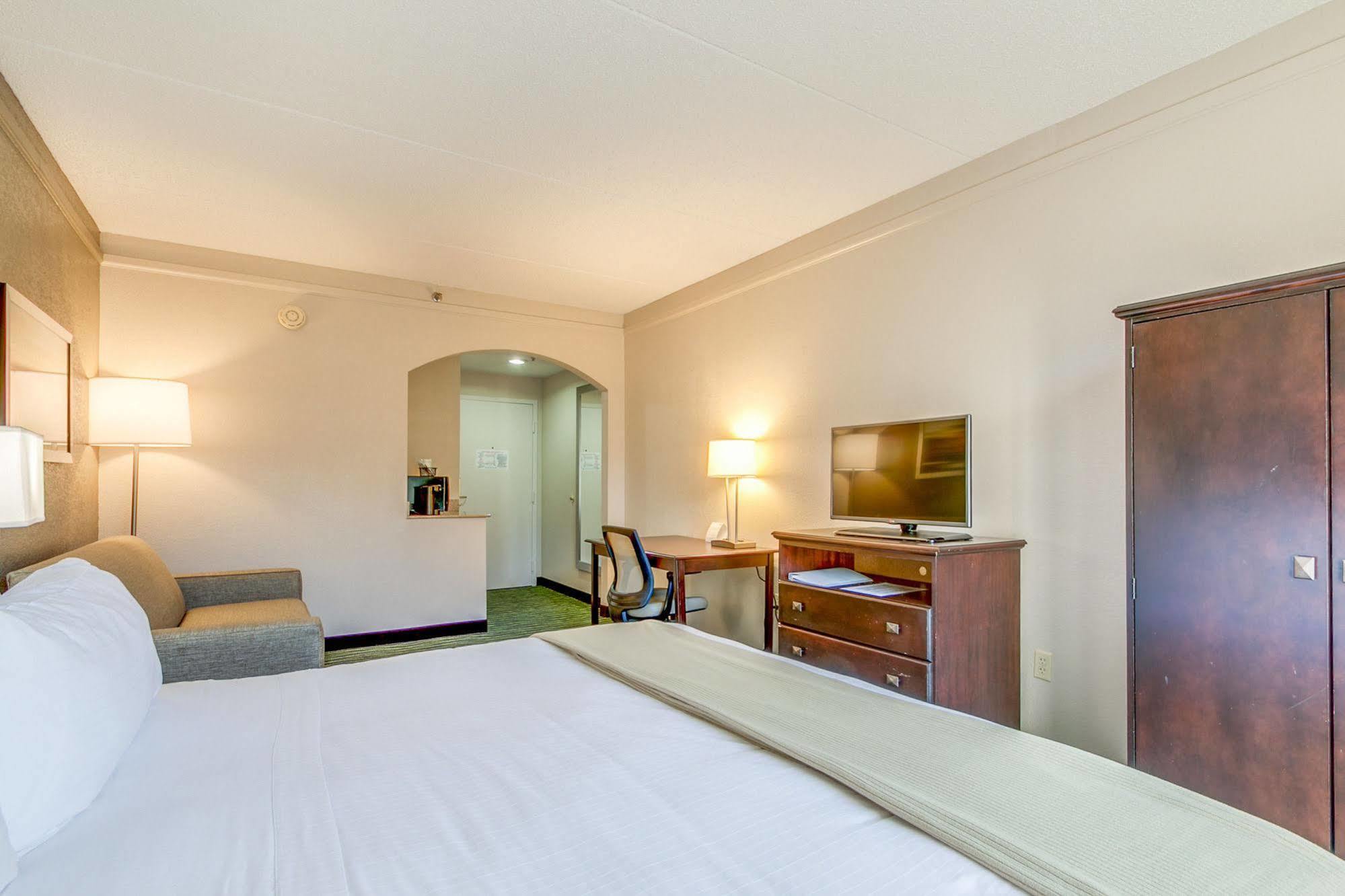 Holiday Inn Express Hotel & Suites Midlothian Turnpike By Ihg North Chesterfield Екстер'єр фото
